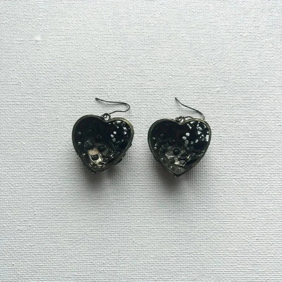 Vintage Black Filigree Heart Red Gemstone Dangle Earrings - Picture 3 of 3